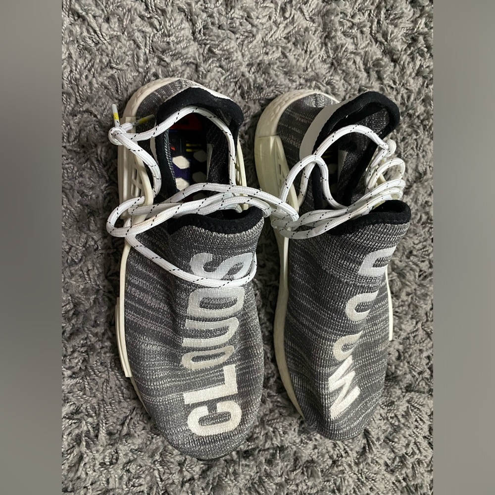 ADIDAS CLOUDS  x Pharrell Williams